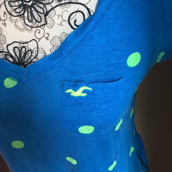 🌻3/$20🌻 Hollister loose fit crop - Picture 2 of 5